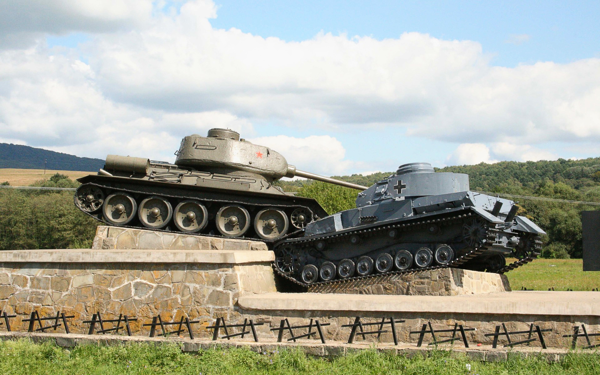 099845-tank-t-34-pamyatnik (1).jpg