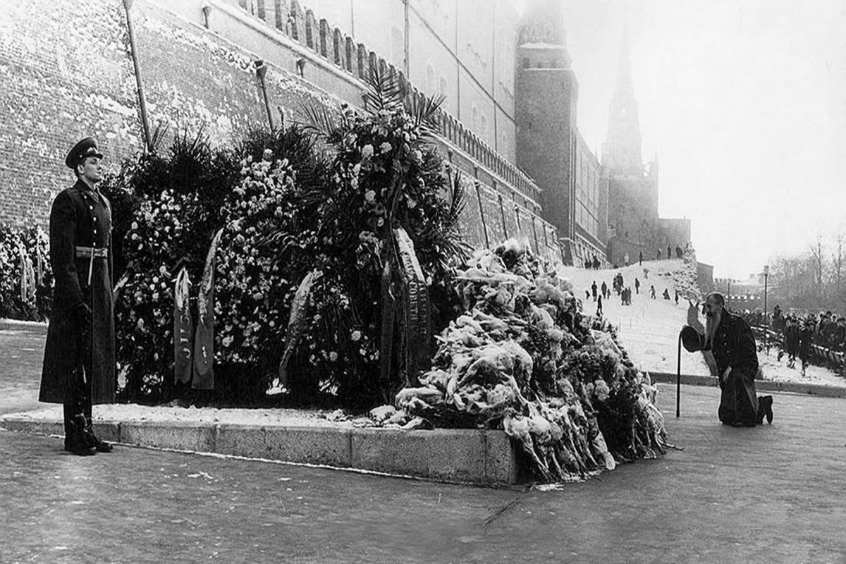 Захоронение праха неизвестного солдата 1966