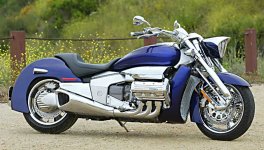 Xl+2004_Honda_Valkyrie_Rune_1800+Right_Side_View.jpg