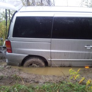 цепи из автобусика делают внедорожник