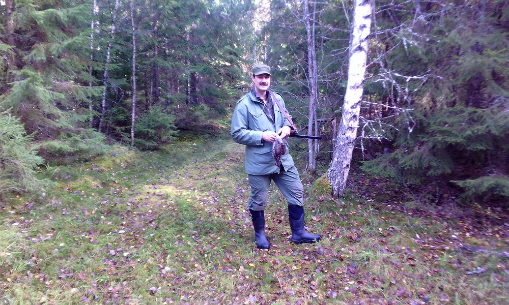 Полуденный рябчик.

У всех нормальных птиц послеобеденный сон, а этому, видите ли, шоу захотелось!