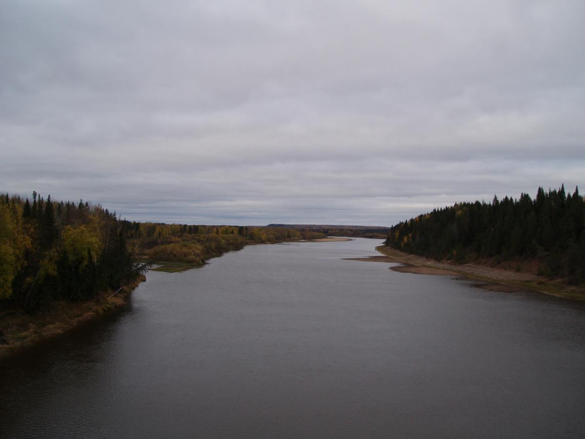 река Кама. Вид с нового моста в Усть-Весляне