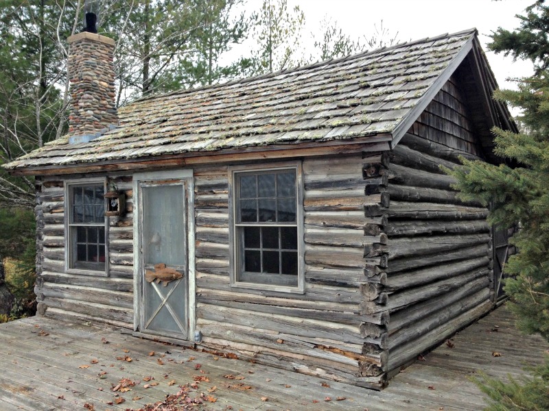 old-log-cabin-on-Madeline-Island.jpg