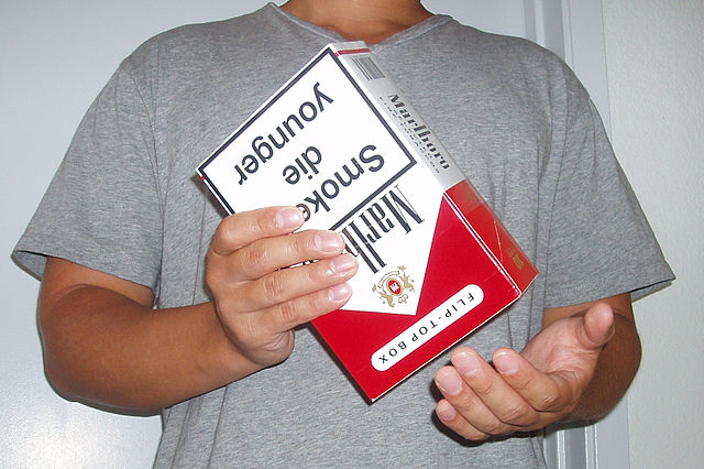 640px-Big_Marlboro_Cigarettes_box.jpg