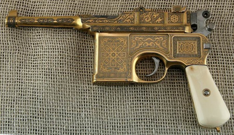 highly_decorated_engraved_weapons2.jpg