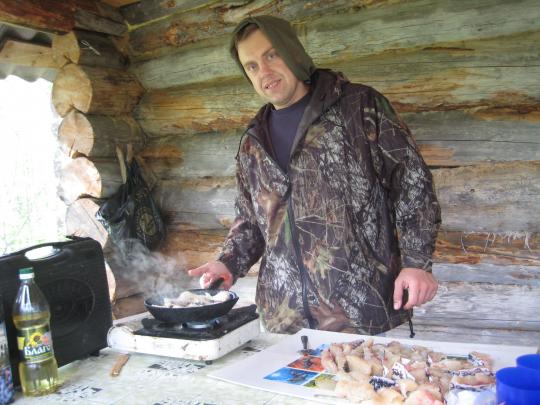 Wert жарит рыПку